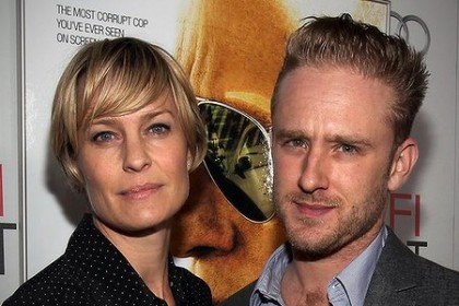 Cougar Robin Wright and toyboy lover